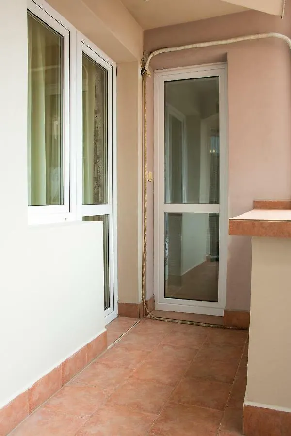 Glorious - 2-Bedroom Apartment Near Youth Hill By Flat Mаnager Plovdiv Bulgaria