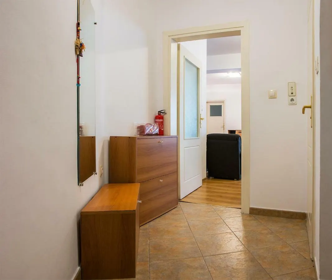 Glorious - 2-Bedroom Apartment Near Youth Hill By Flat Mаnager Plovdiv